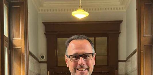 퀘벡, 학교 내 종교 상징물 전면 금지…학생들의 종교적 착용도 불허