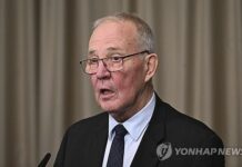 캐나다, 트럼프 ‘아이언돔’ 제안에 화답…관세 긴장속 국방 협력